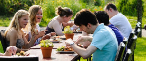 Jongeren aan tafel